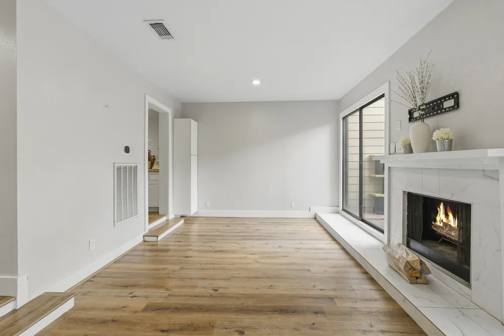 1063 Country Place Dr, Houston, TX 77079