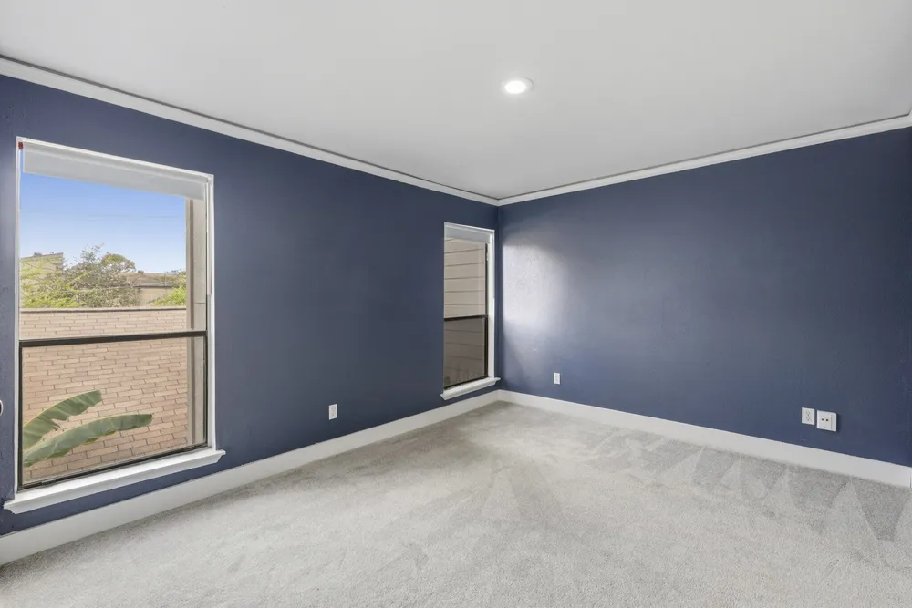 1063 Country Place Dr, Houston, TX 77079