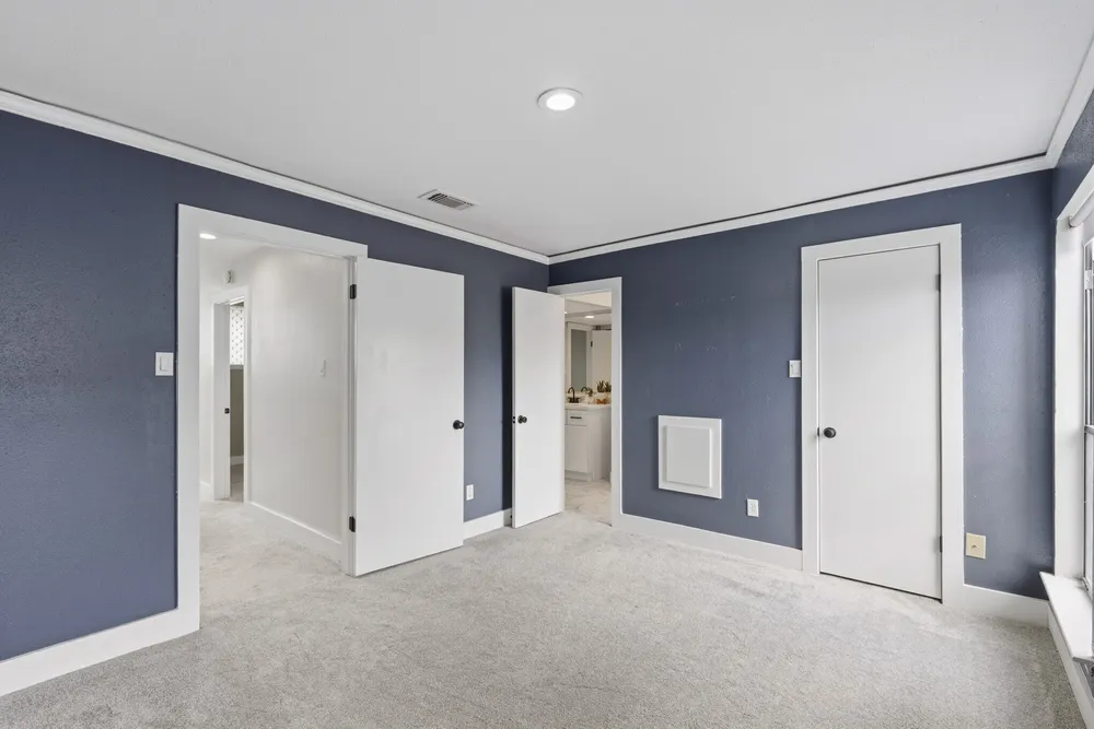1063 Country Place Dr, Houston, TX 77079