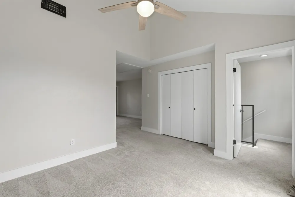 1063 Country Place Dr, Houston, TX 77079