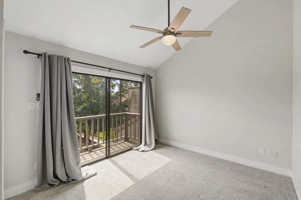 1063 Country Place Dr, Houston, TX 77079