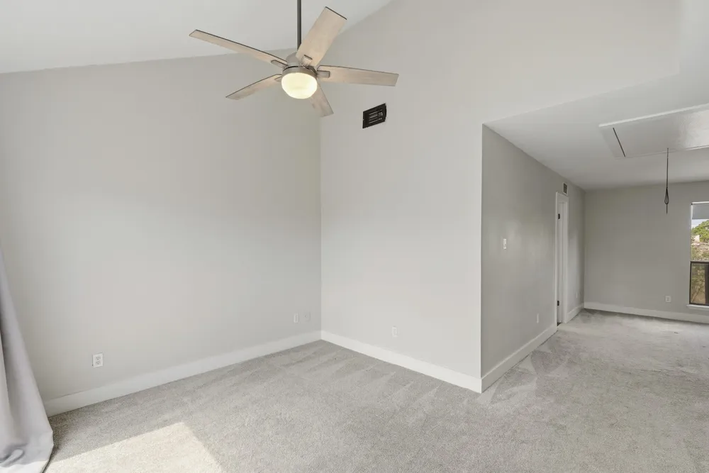 1063 Country Place Dr, Houston, TX 77079