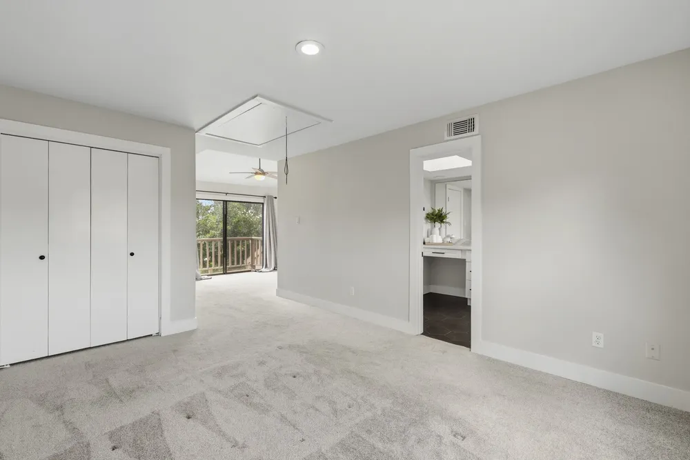 1063 Country Place Dr, Houston, TX 77079