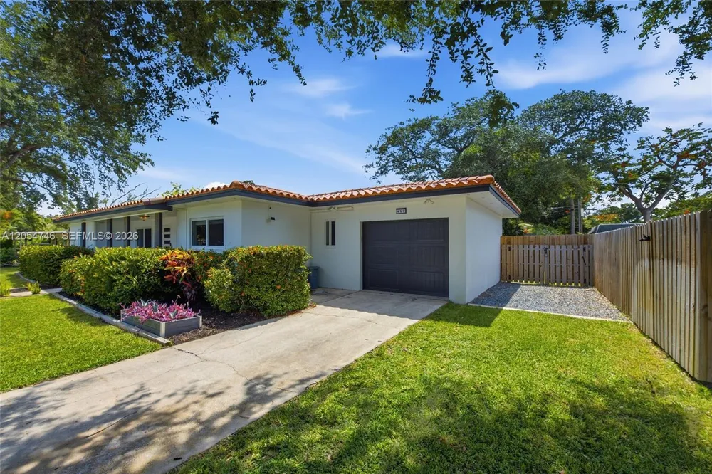 417 NE 11th Ave, Pompano Beach, FL 33060