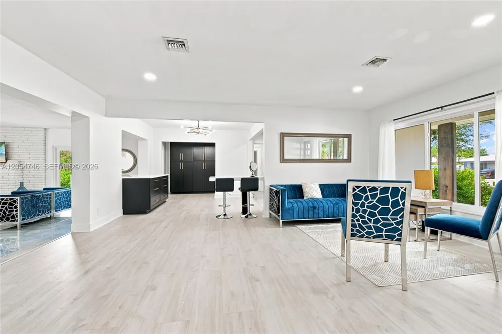 417 NE 11th Ave, Pompano Beach, FL 33060