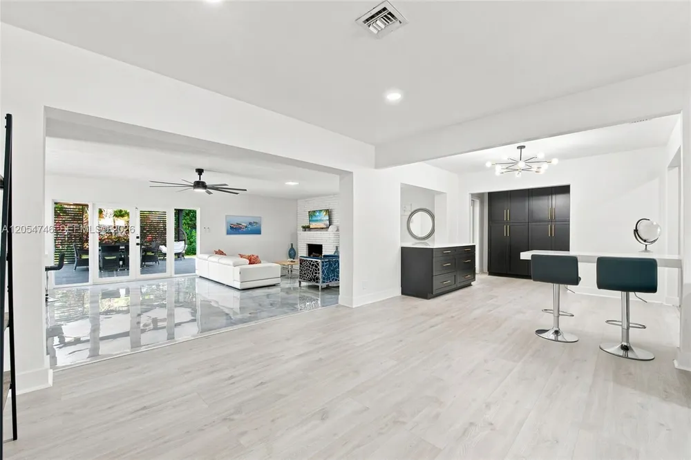 417 NE 11th Ave, Pompano Beach, FL 33060