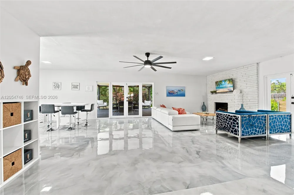 417 NE 11th Ave, Pompano Beach, FL 33060