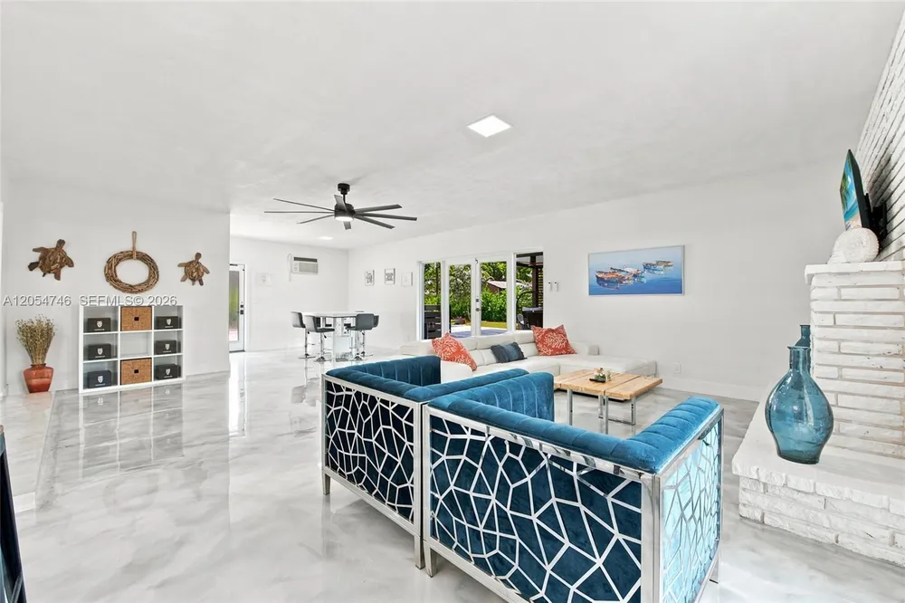417 NE 11th Ave, Pompano Beach, FL 33060
