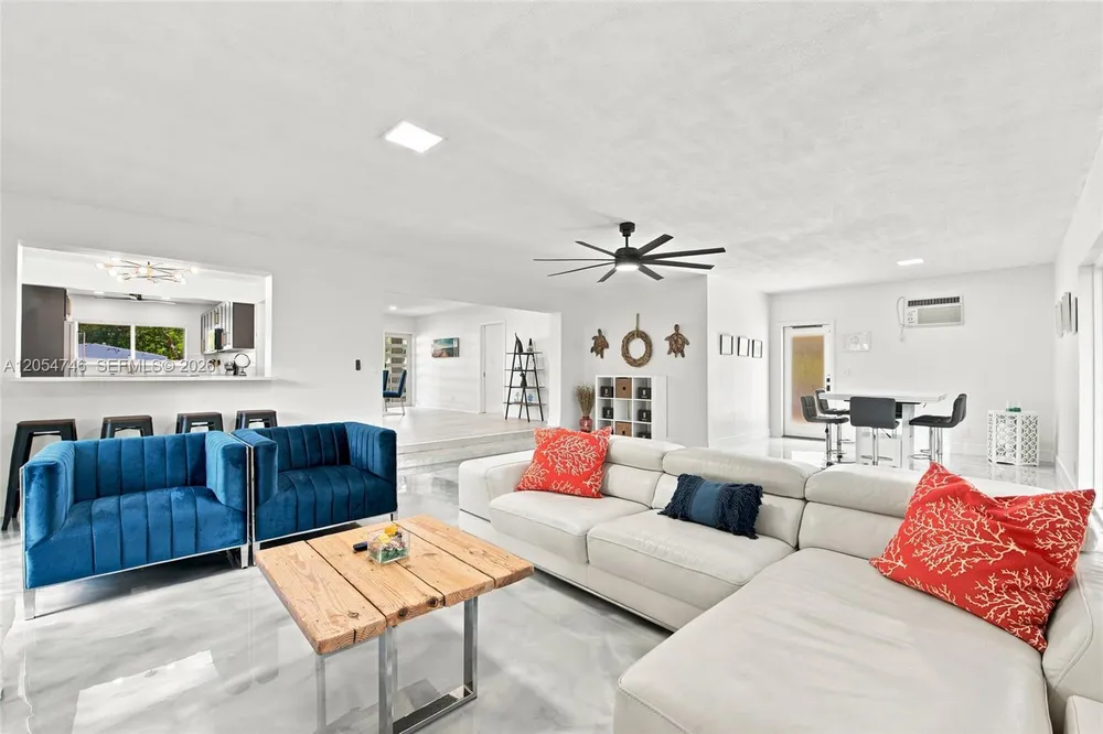 417 NE 11th Ave, Pompano Beach, FL 33060