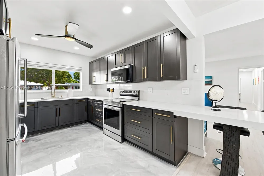 417 NE 11th Ave, Pompano Beach, FL 33060