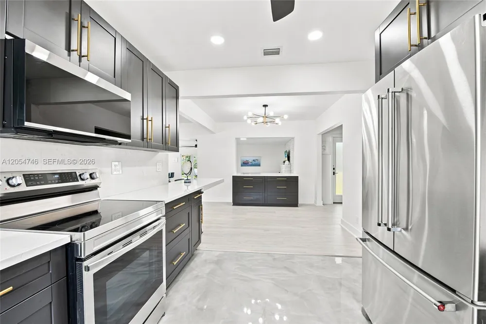 417 NE 11th Ave, Pompano Beach, FL 33060