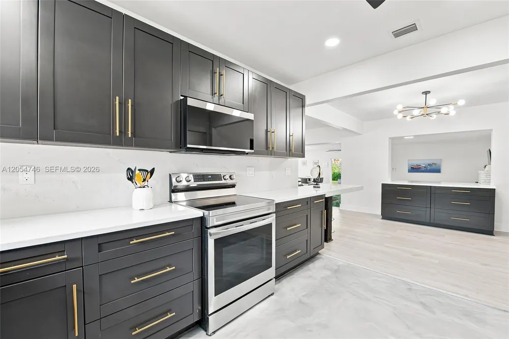 417 NE 11th Ave, Pompano Beach, FL 33060