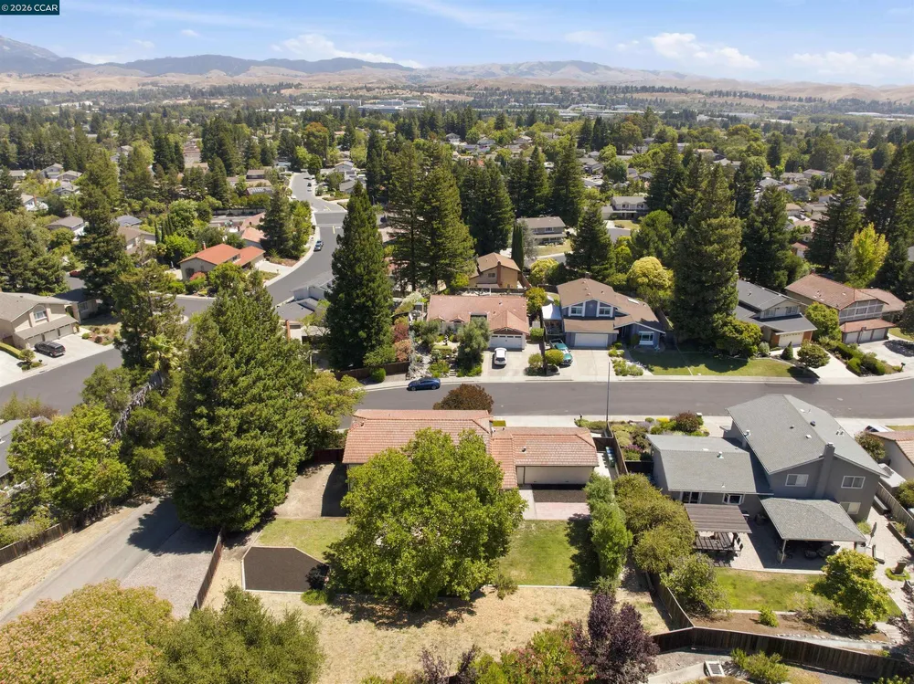 204 Lasso Cir, San Ramon, CA 94583