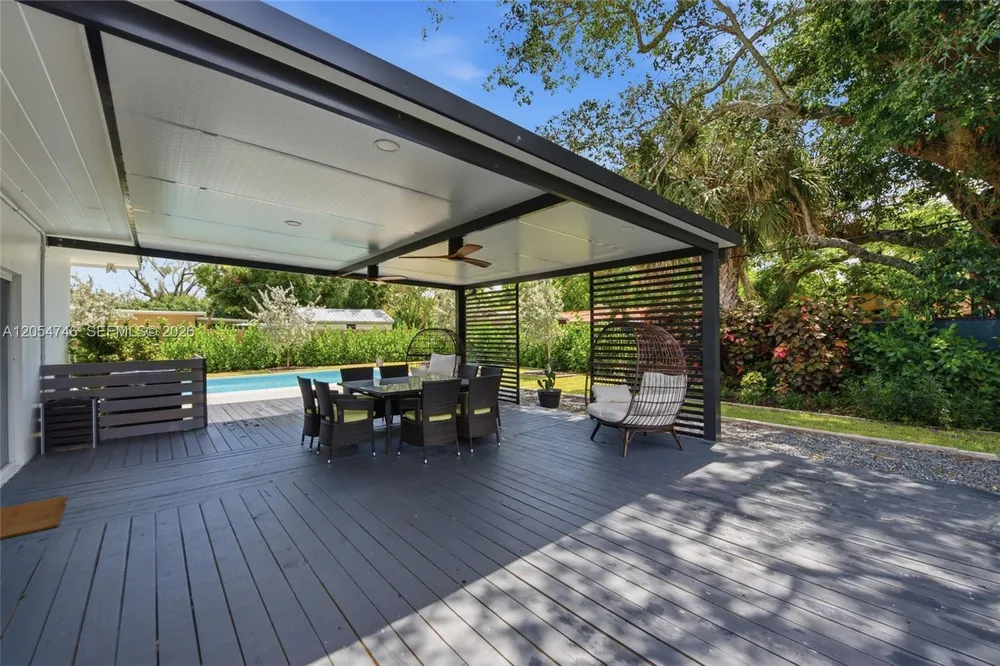 417 NE 11th Ave, Pompano Beach, FL 33060