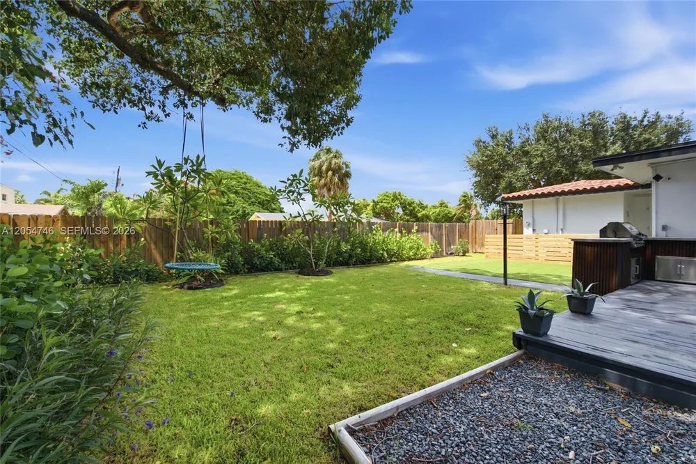 417 NE 11th Ave, Pompano Beach, FL 33060