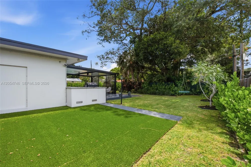 417 NE 11th Ave, Pompano Beach, FL 33060