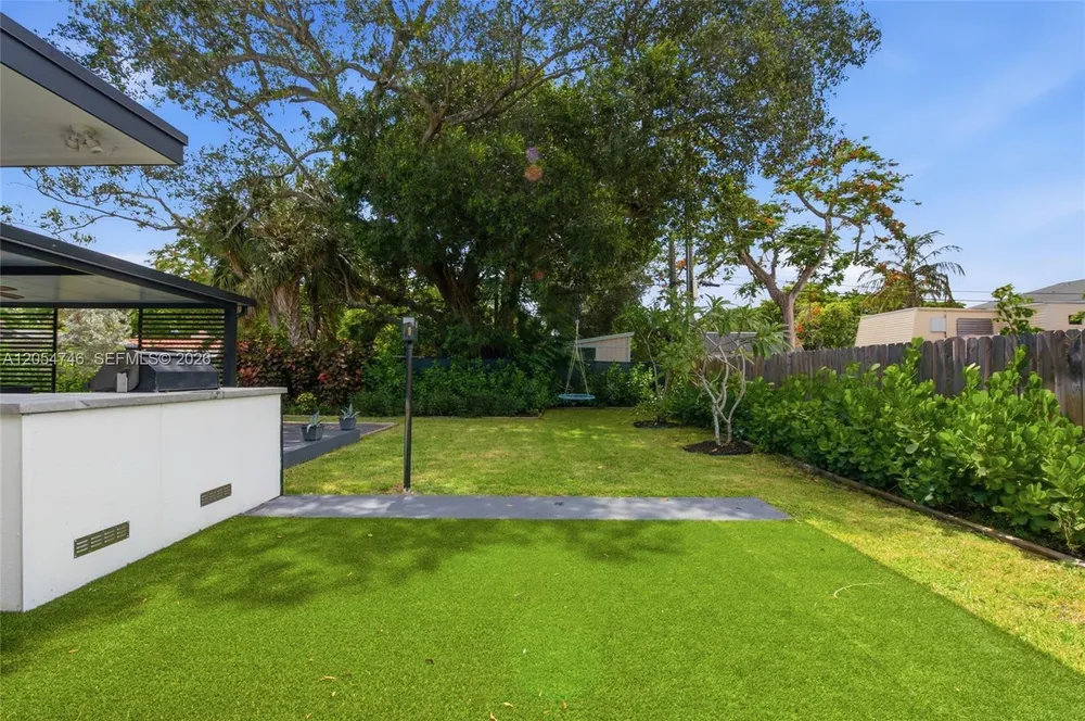 417 NE 11th Ave, Pompano Beach, FL 33060