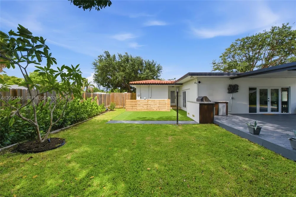 417 NE 11th Ave, Pompano Beach, FL 33060