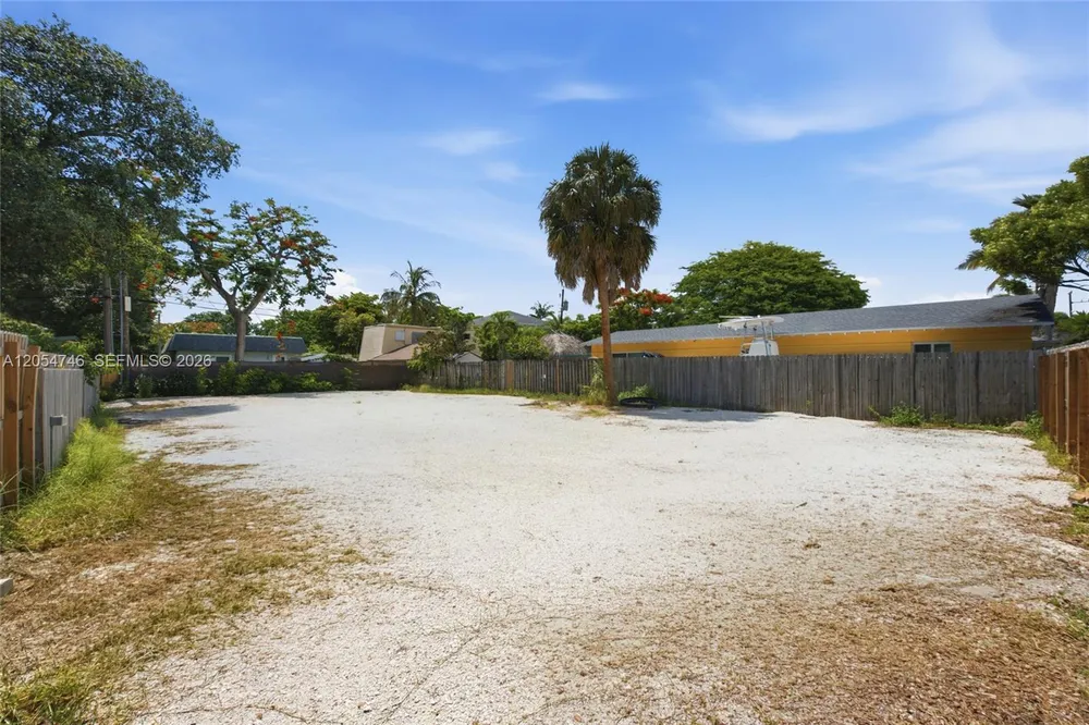417 NE 11th Ave, Pompano Beach, FL 33060