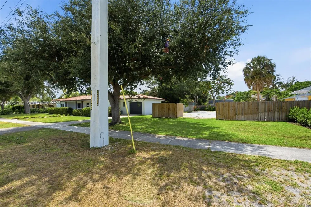 417 NE 11th Ave, Pompano Beach, FL 33060