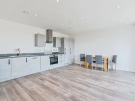 Fitch Way, Rainham thumb 2