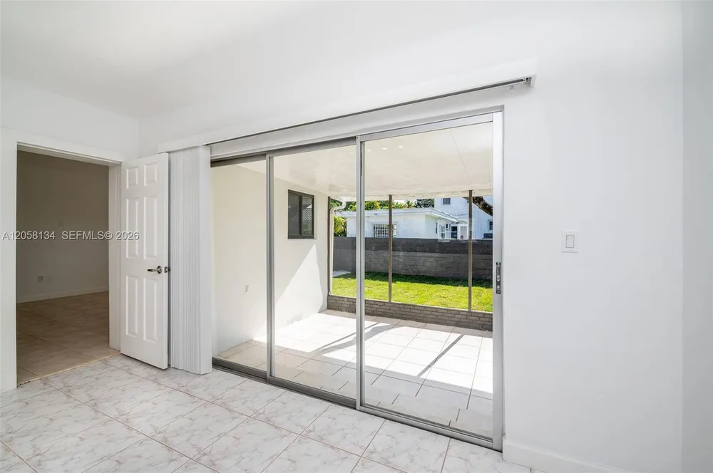 2340 SW 16th St, Miami, FL 33145