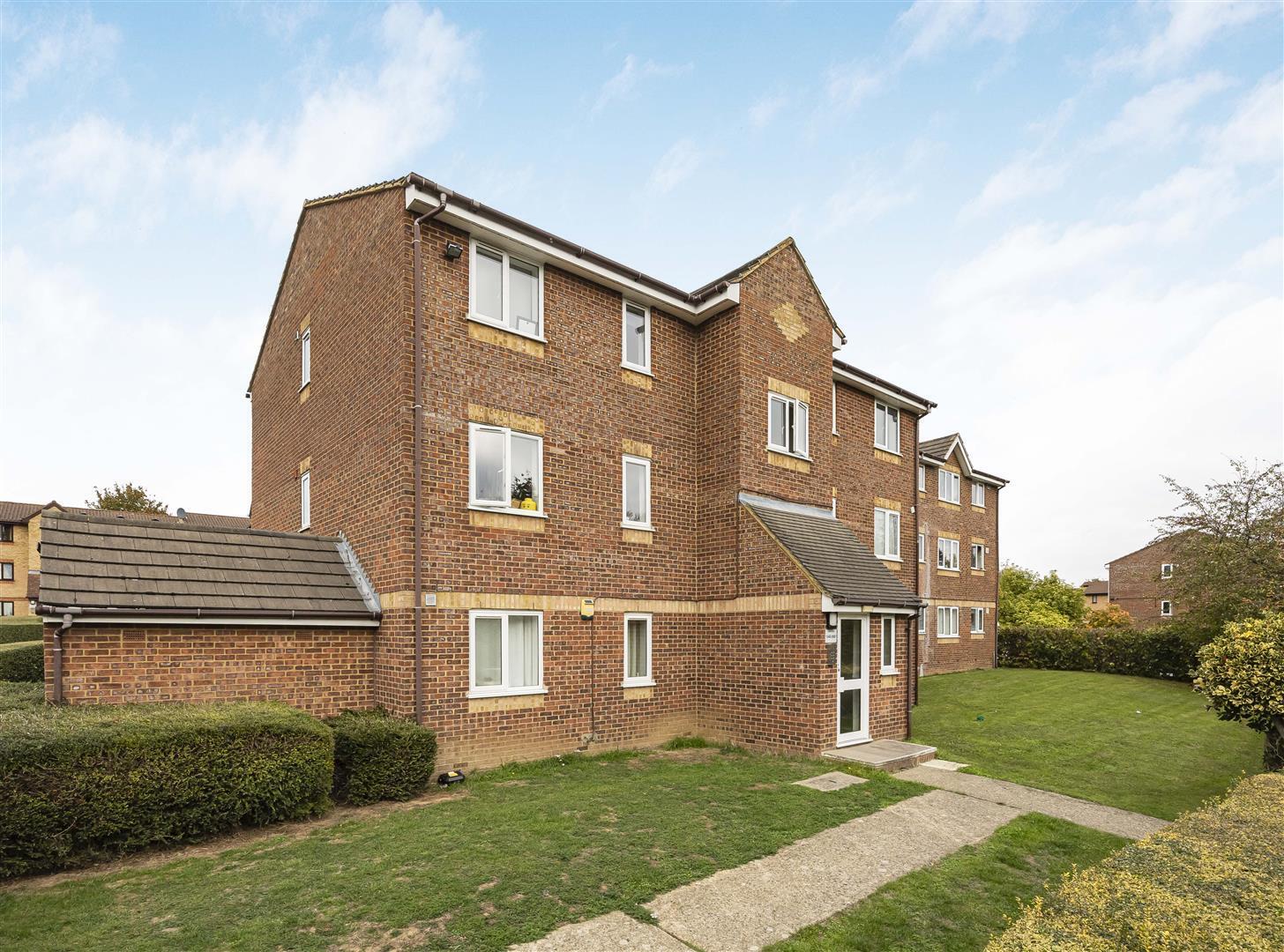 Lowestoft Drive, Cippenham Image 1