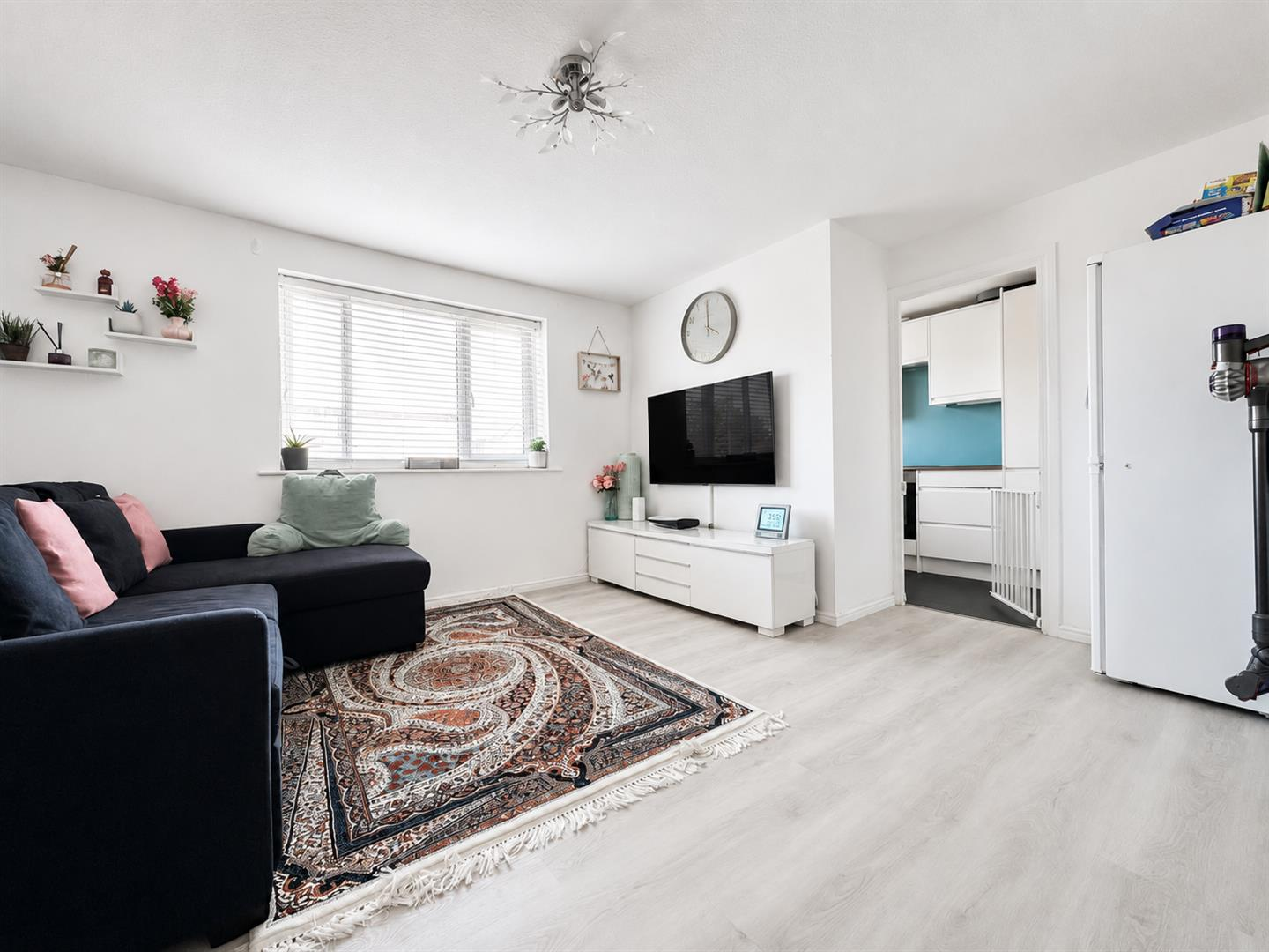 Lowestoft Drive, Cippenham Image 2