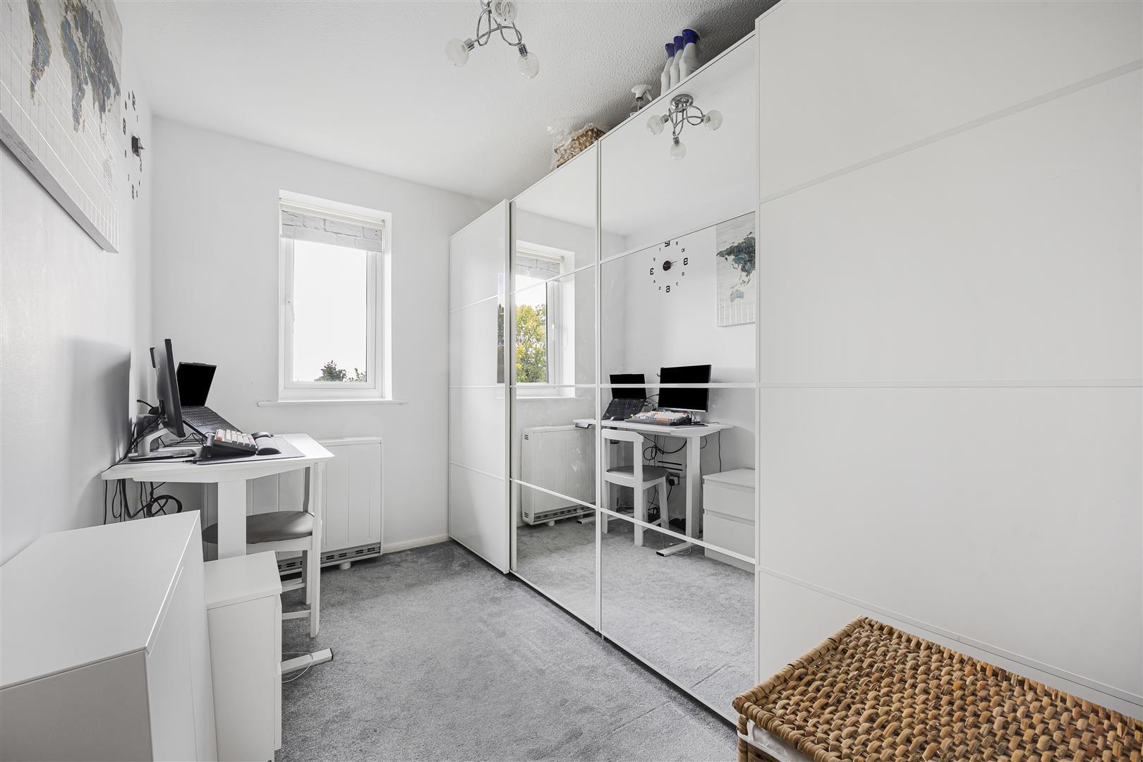 Lowestoft Drive, Cippenham Image 9