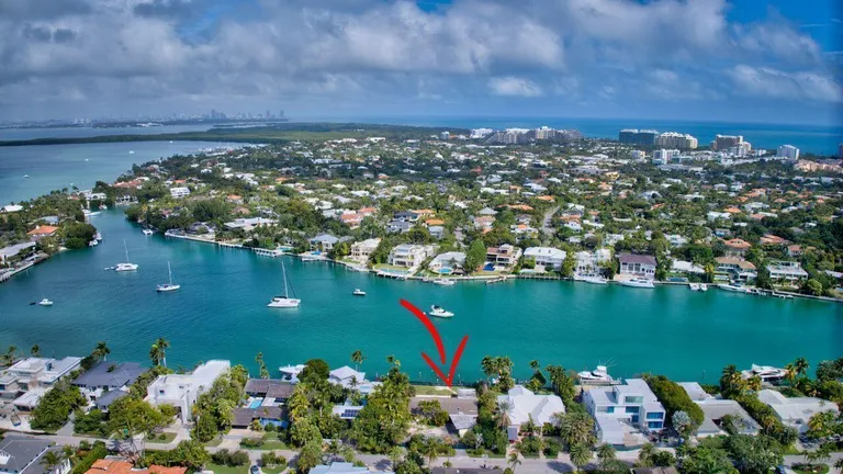 631 N Mashta Dr, Key Biscayne, FL 33149