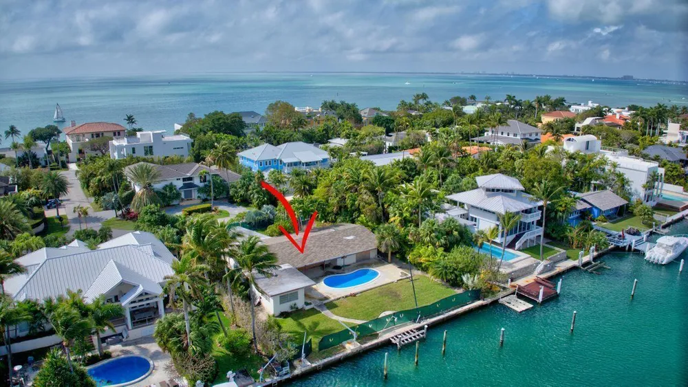 631 N Mashta Dr, Key Biscayne, FL 33149
