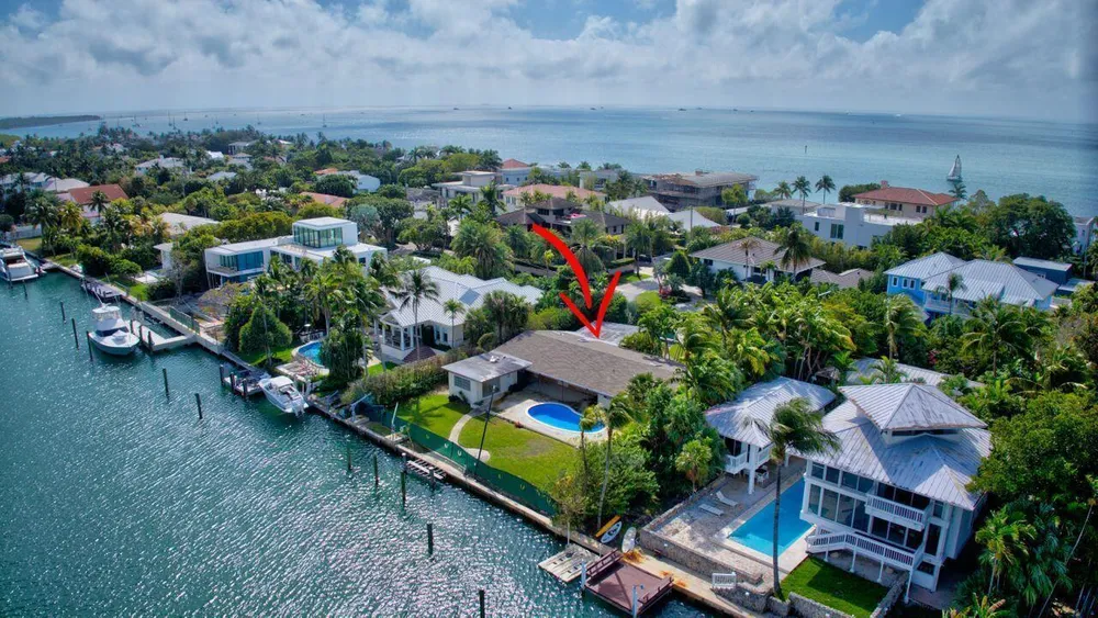 631 N Mashta Dr, Key Biscayne, FL 33149
