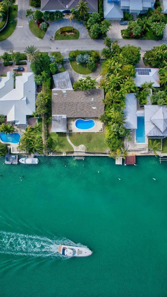 631 N Mashta Dr, Key Biscayne, FL 33149