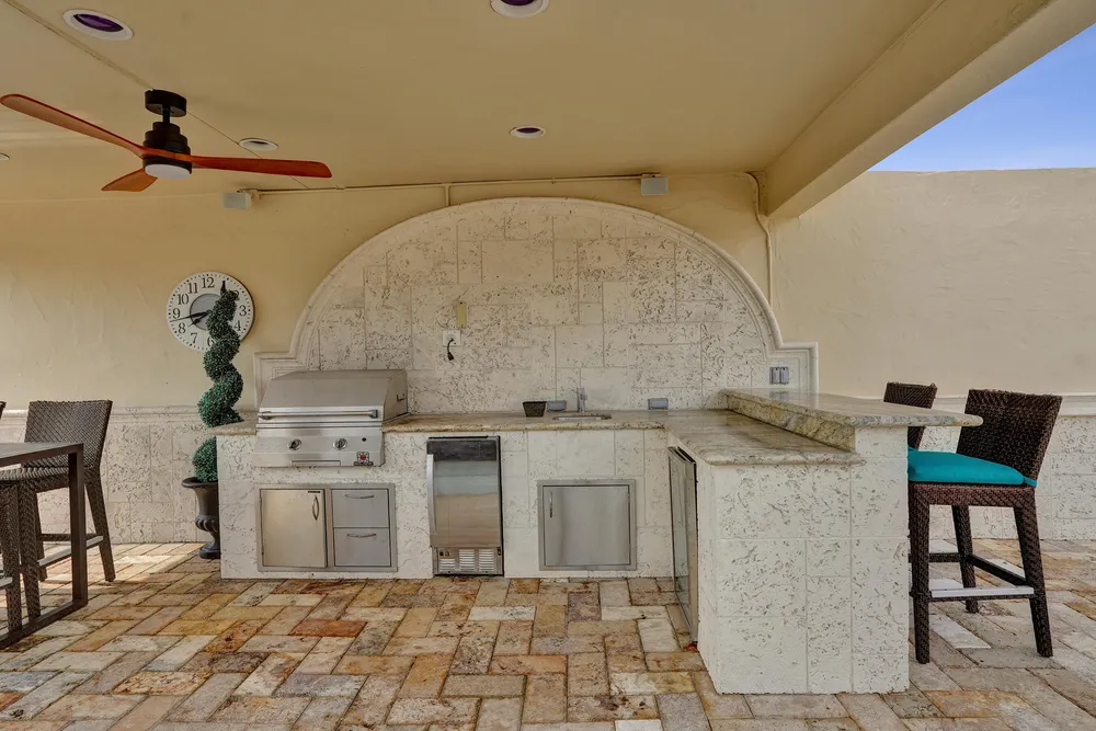 210 Hendricks Isle, Fort Lauderdale, FL 33301