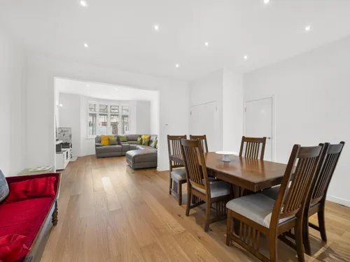 Windermere Avenue, LONDONphoto