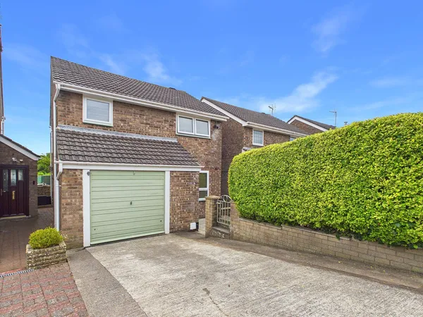 Harding Close, Boverton, CF61