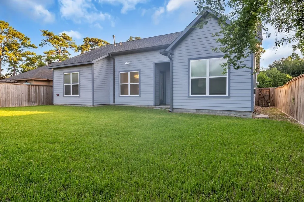 2627 Carmel St, Houston, TX 77091