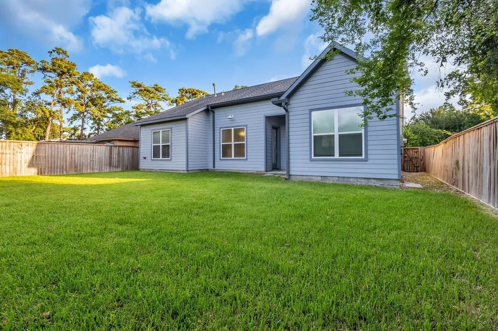 2627 Carmel St, Houston, TX 77091