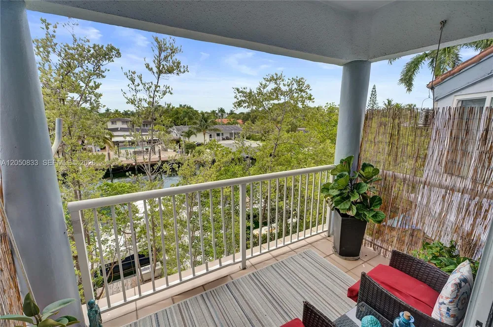 2404 NE 135th St, North Miami, FL 33181