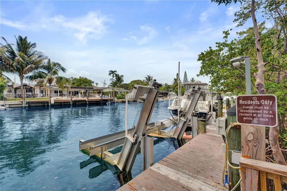 2404 NE 135th St, North Miami, FL 33181