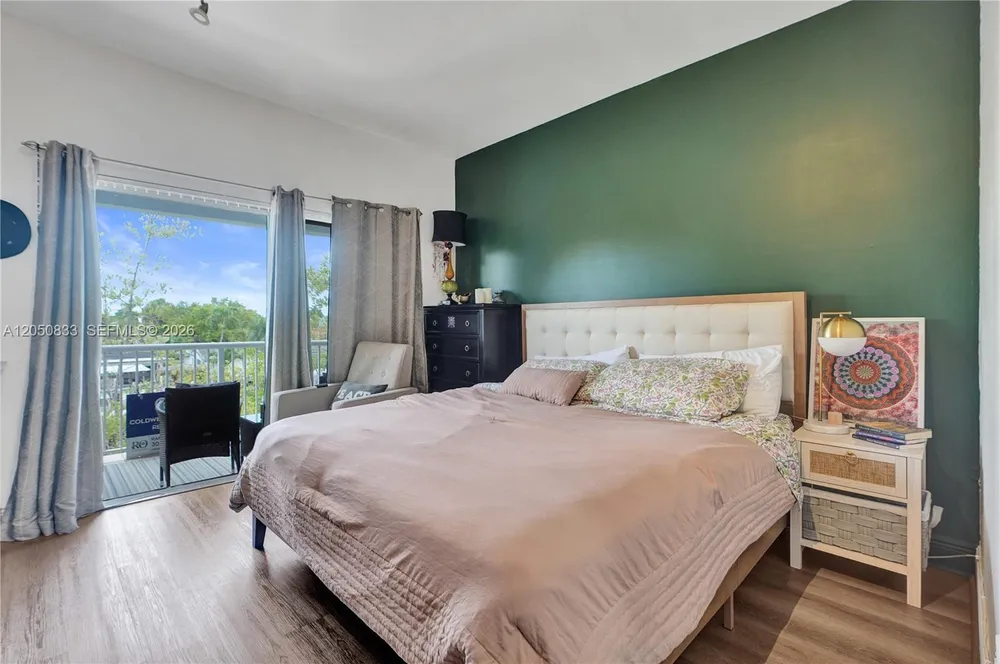 2404 NE 135th St, North Miami, FL 33181