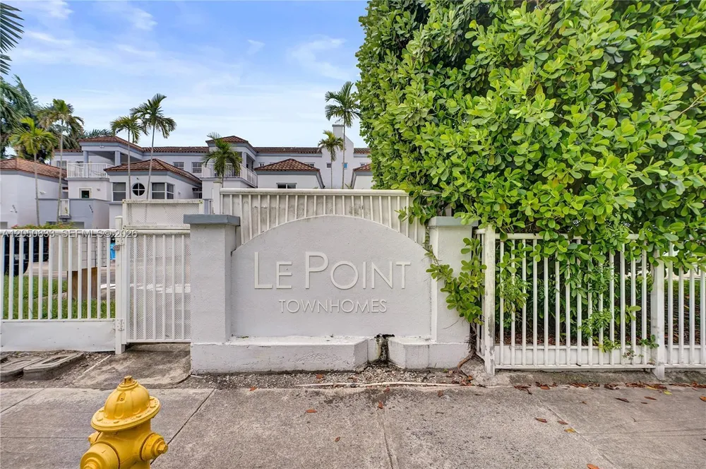 2404 NE 135th St, North Miami, FL 33181