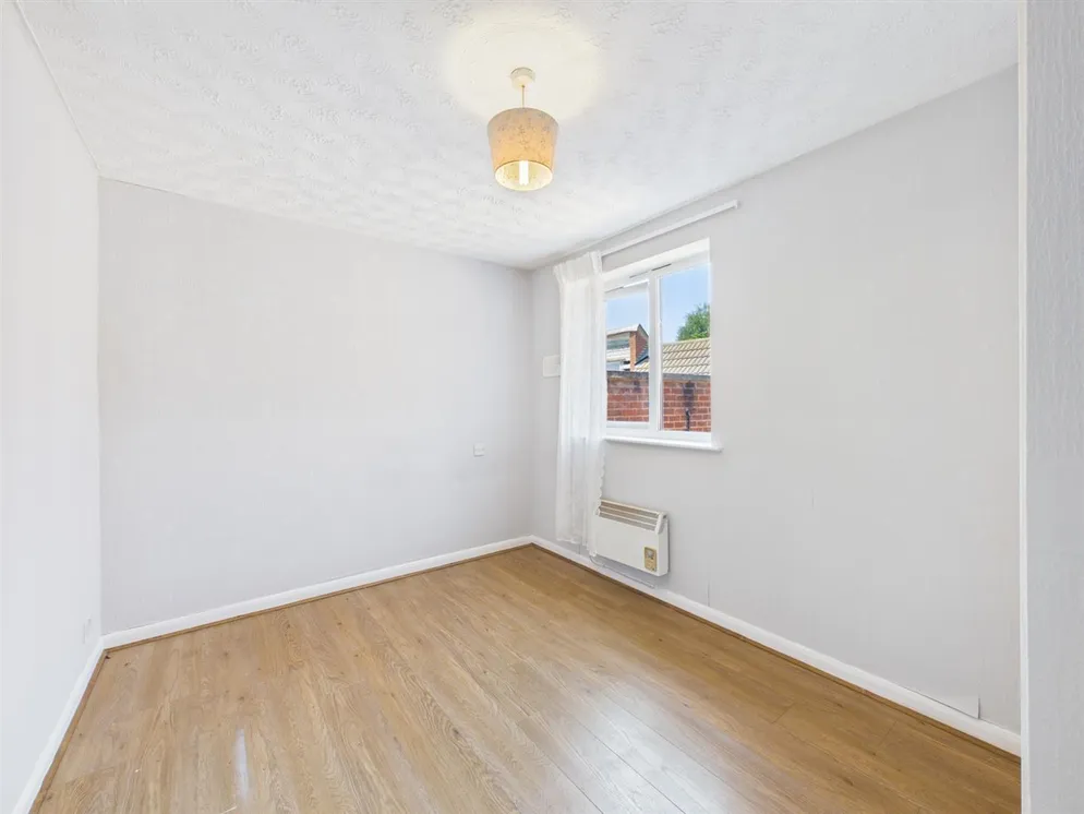 Property carousel item 3