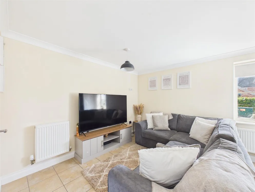 Property carousel item 4
