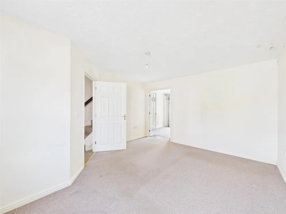 Property carousel item 3