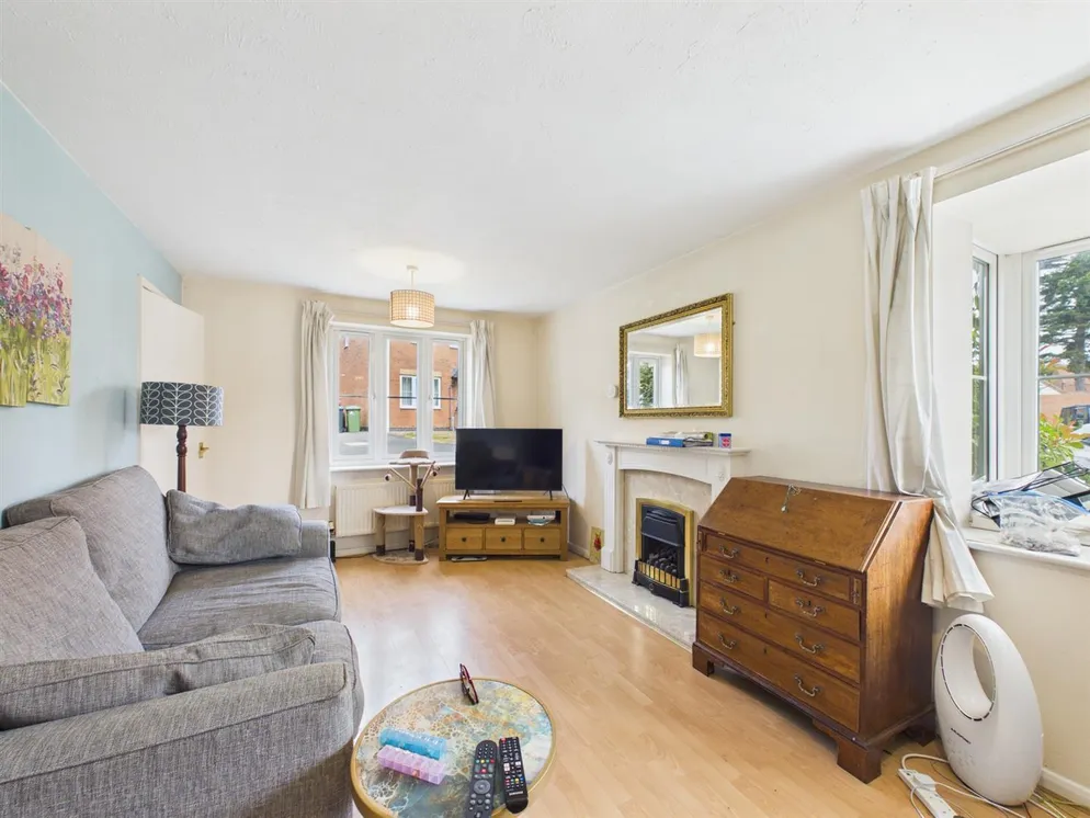 Property carousel item 4