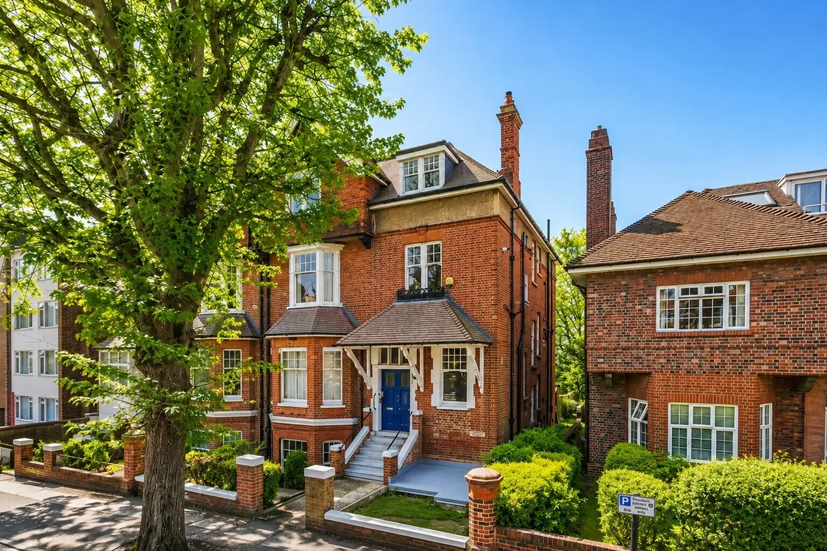 Fourth Avenue, Hove