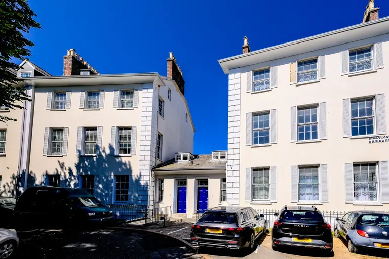 1 & 2 St Saviours Crescent