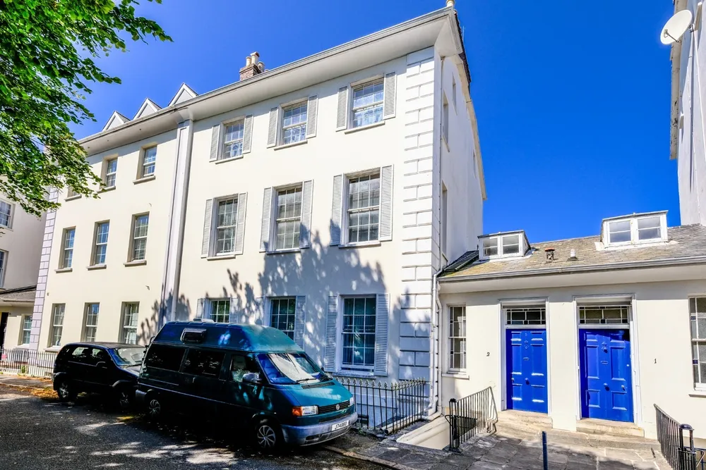 1 & 2 St Saviours Crescent