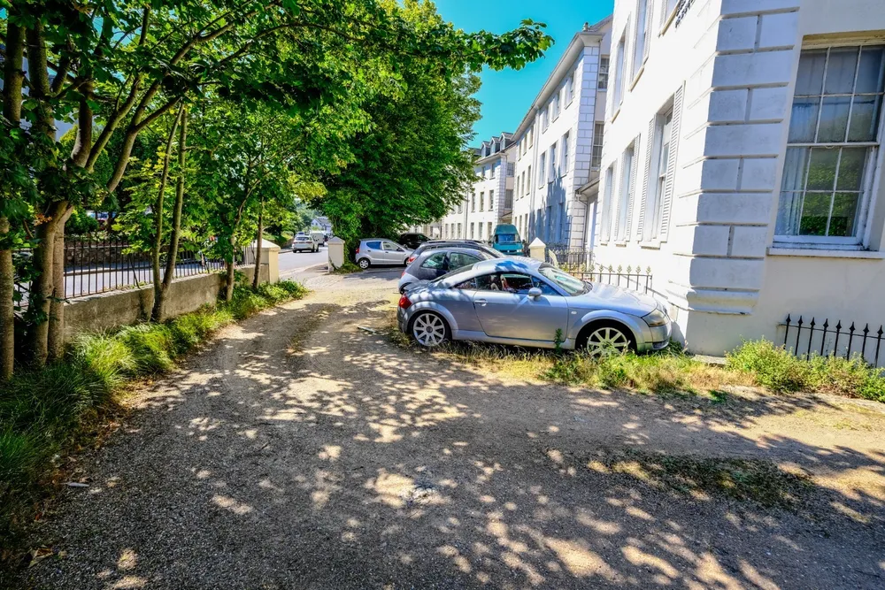 1 & 2 St Saviours Crescent